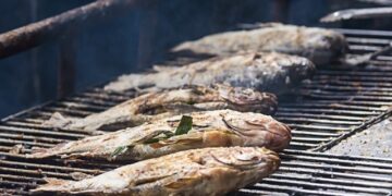 Seafood. Improving communication to cope with falling consumption